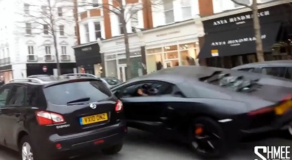 Lamborghini Aventador worth £300,000 crashes on London